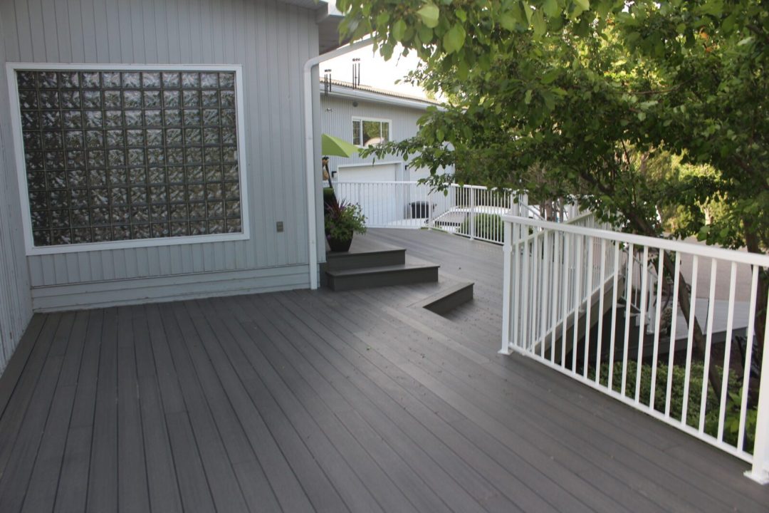 Blueflower Sunrooms - Service - Calgary Deck builder - 3